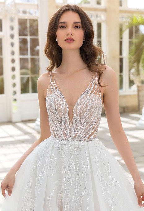 front view of Enzoani Scarlett wedding dress