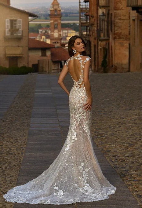 side view of nicole couture phoenix wedding dress
