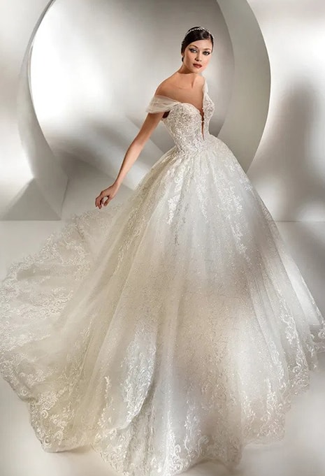 side view of Nicole Milano Corbusier wedding dress