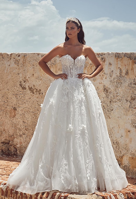 calla-blanche-shlomit-dress-image-4 front view of Calla Blanche Shlomit wedding dress