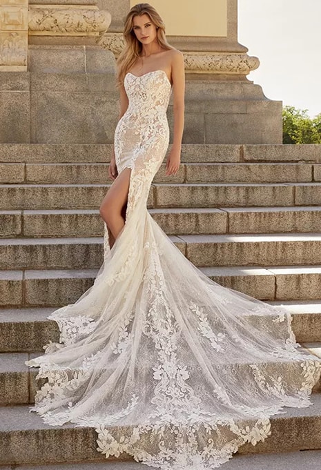 elysee-atelier-demeter-dress-image-2 front view of Elysee Atelier Demeter wedding dress