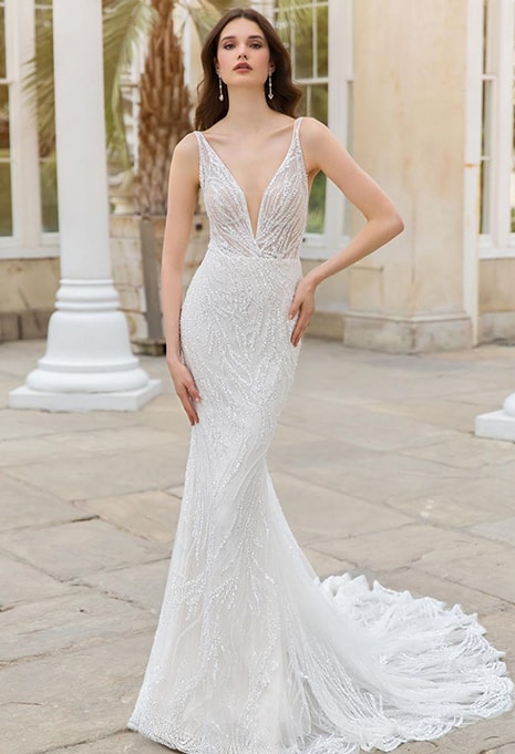 front view of Enzoani Silvia wedding dress