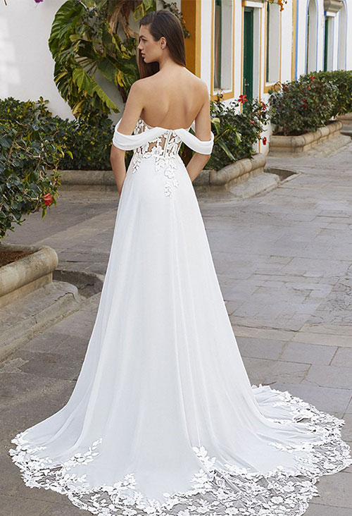 love-brielle-train Love by Enzoani Brielle Train detail