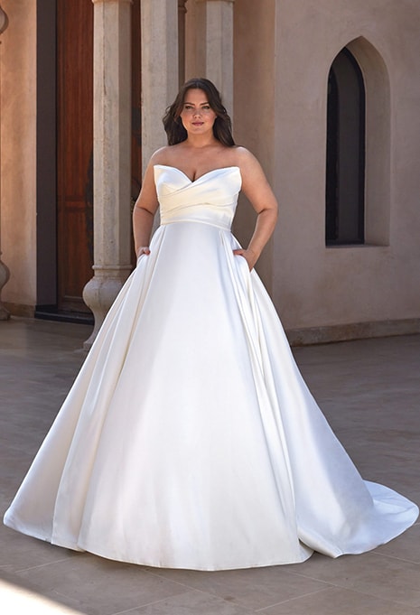 pronovias-landon-dress-image-3 front view of Pronovias Landon wedding dress