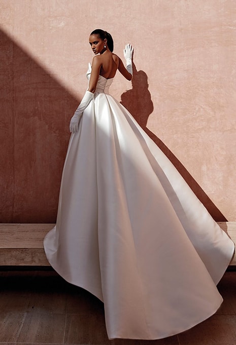 pronovias-landon-dress-image-5 Pronovias Landon wedding dress back view
