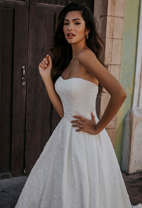 side view of Allure Bridals Oxford wedding dress