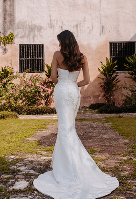 back view of Allure Bridals E362 wedding dress