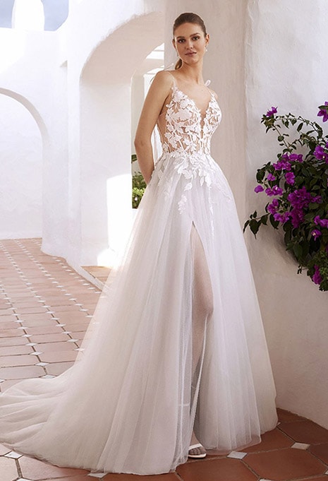 Love by Enzoani Clover wedding dress