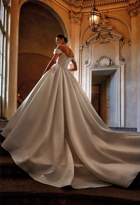 side view of Pronovias Emerald wedding dress
