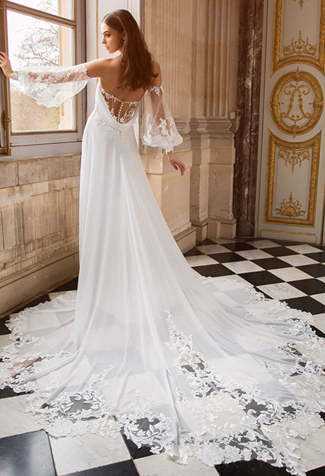 side view of Élysée Etoile Nimue wedding dress