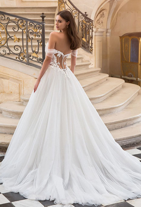 side view of Élysée Kora wedding dress