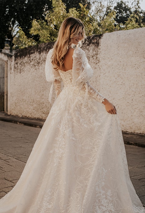 side view of Allure Bridals Amalfi wedding dress