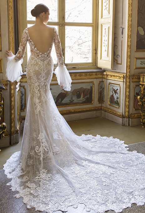 side/back view of Élysée Atelier Cara wedding dress