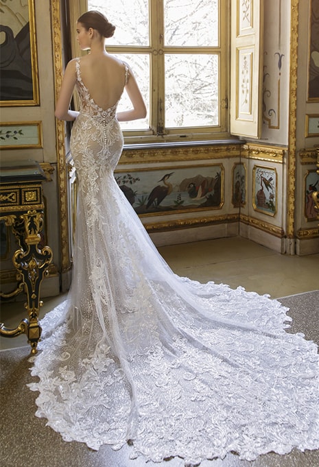 back view of Élysée Atelier Cara wedding dress