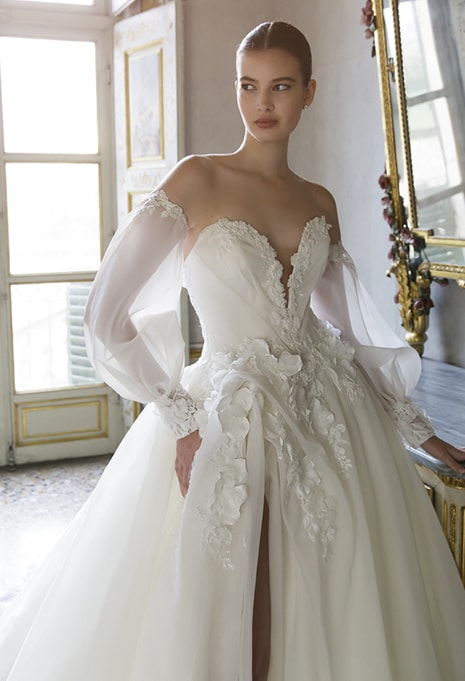 elysée-atelier-monet-dress-image-2 close-up of Élysée Atelier Monet wedding dress
