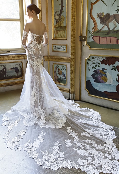 elysée-atelier-tauriel-dress-image-1 side view of Élysée Atelier Tauriel wedding dress