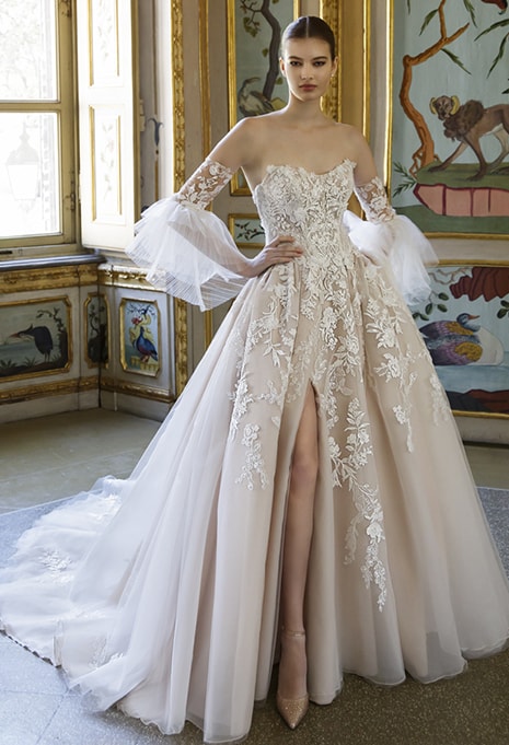 front view of Élysée Atelier Titania wedding dress