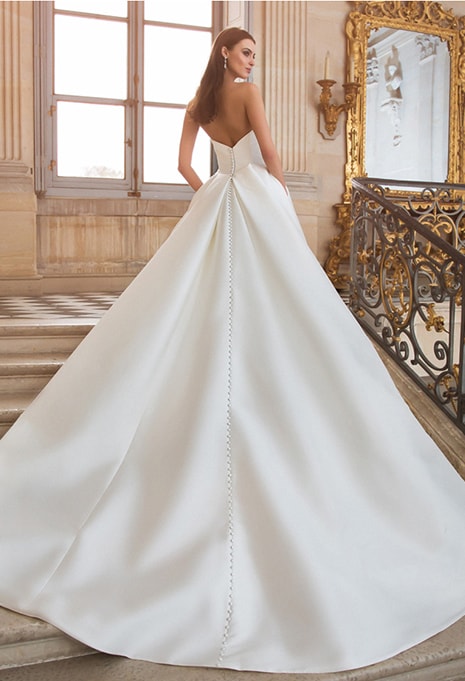 back view of Élysée Édition Bancroft wedding dress