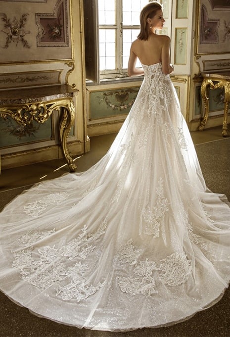 side view of PEN LIV Brylee wedding dress