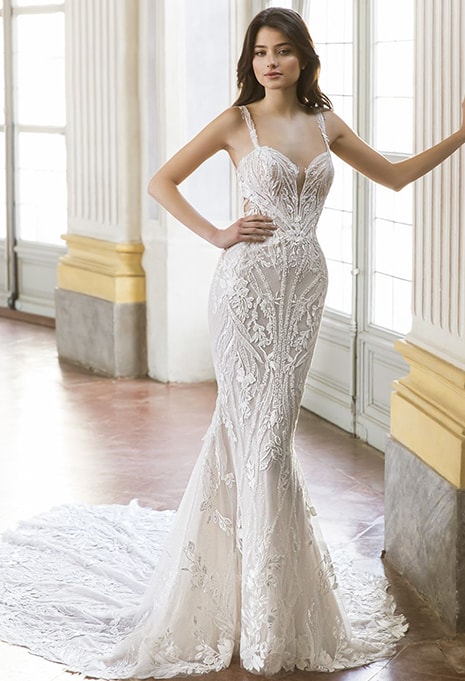 front view of Enzoani Therese wedding dress