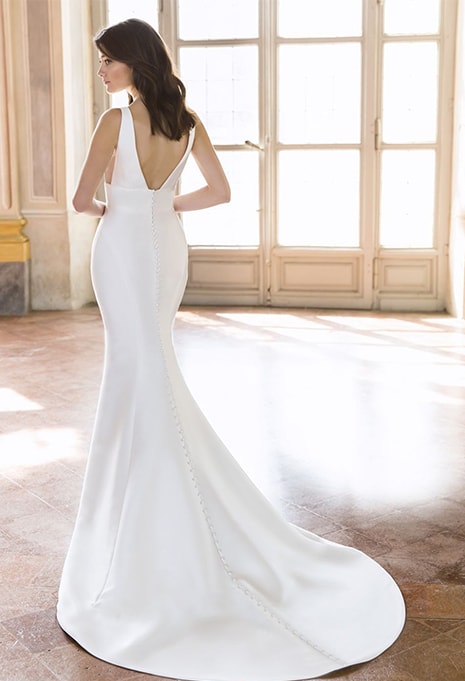 back view of Enzoani Tiffany wedding dress with no skirt attached