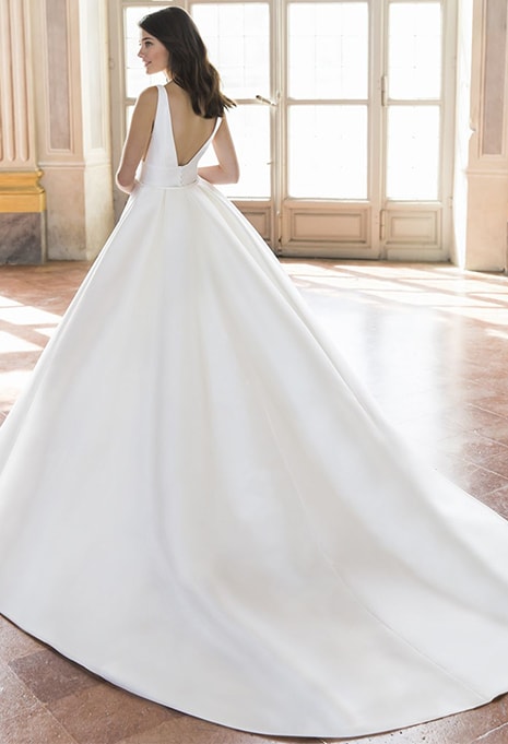 enzoani-tiffany-dress-image-3 back view of Enzoani Tiffany wedding dress