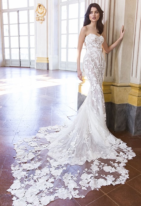 front view of Enzoani Tracie wedding dress