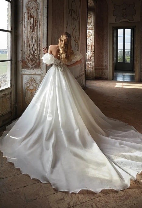 back view of Nicole Milano Sharlina wedding dress