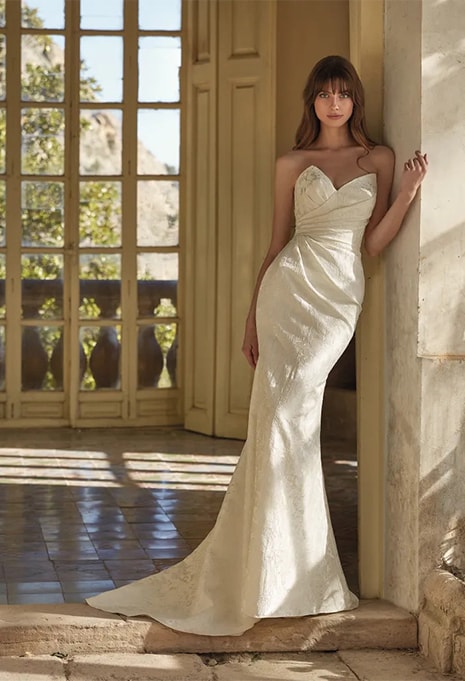 front view of Nicole Milano Tamala wedding dress