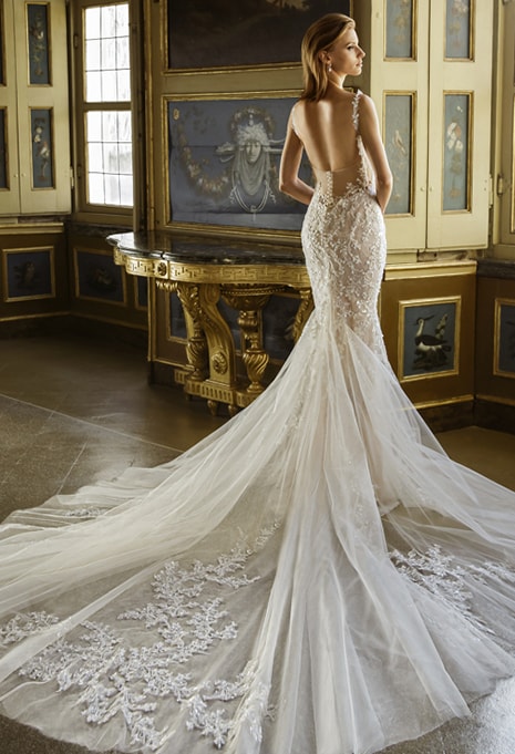 back view of PEN LIV Bobbie wedding dress