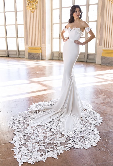 front view of Enzoani Tina wedding gown