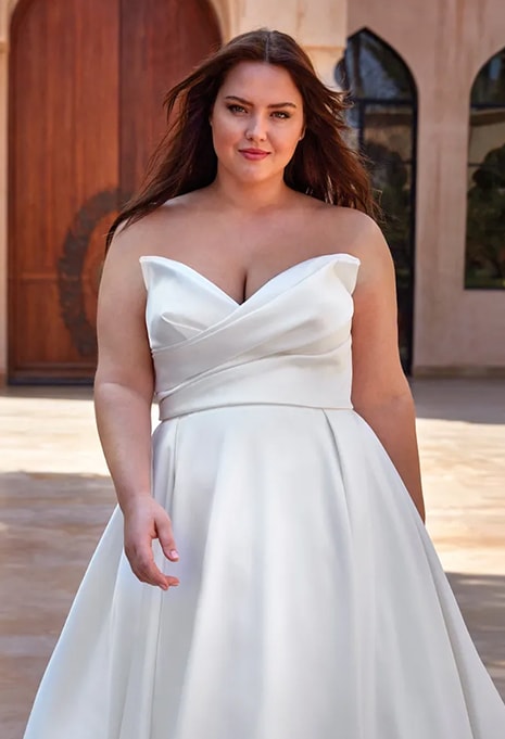 Pronovias Landon wedding gown plus size front view