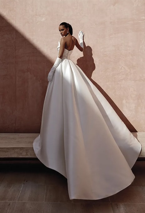 side view of Pronovias Landon wedding gown