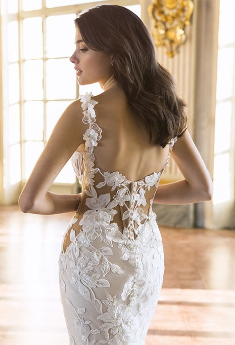 back side of Enzoani Torianne wedding gown