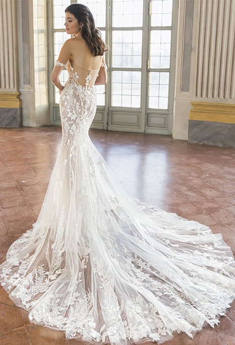 back view of Enzoani Tyra wedding gown