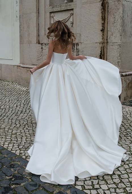 back view of Allure Bridals Adelina wedding gown