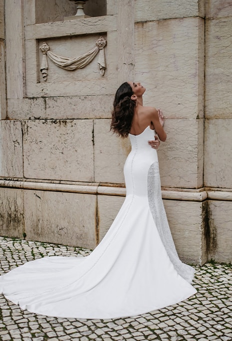side view of Allure Bridals Emelia wedding gown