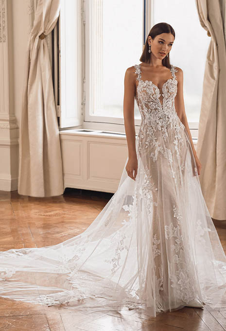 Élysée Femie wedding gown
