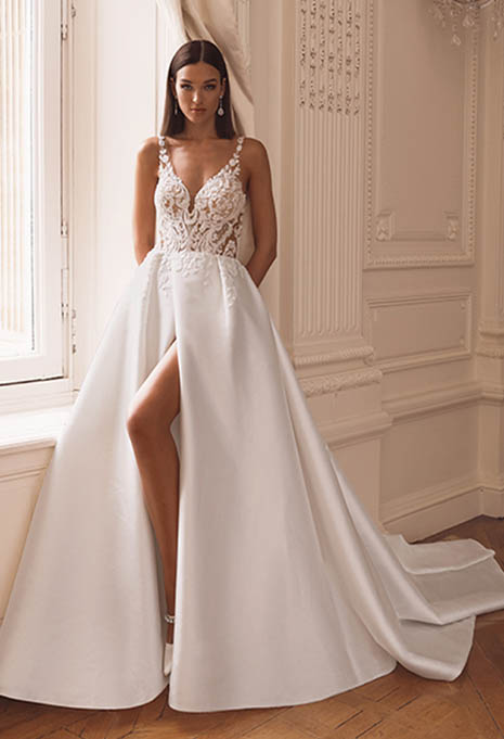 Élysée Fiori wedding gown front view