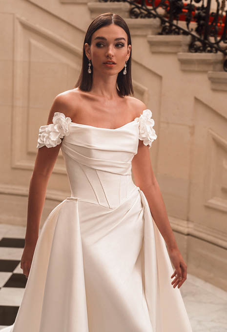 close-up front view of Élysée Florentina wedding gown