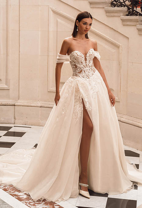 Élysée Fuchsia wedding gown