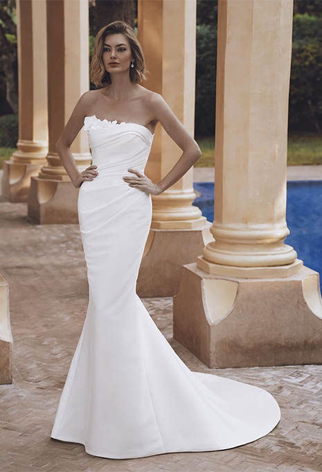 Enzoani Udelia wedding gown
