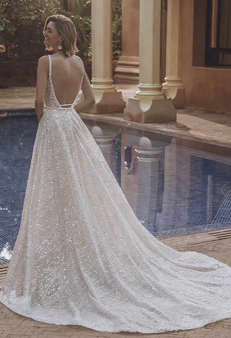 side view of Enzoani Unice wedding gown