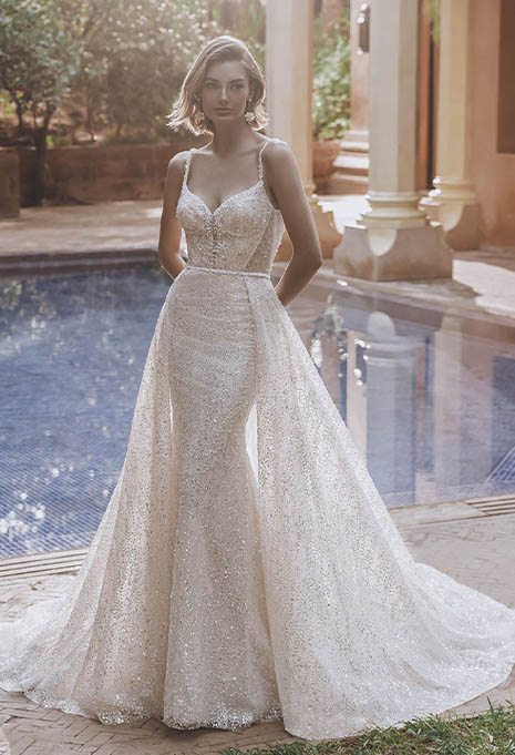 front view of Enzoani Unice wedding gown