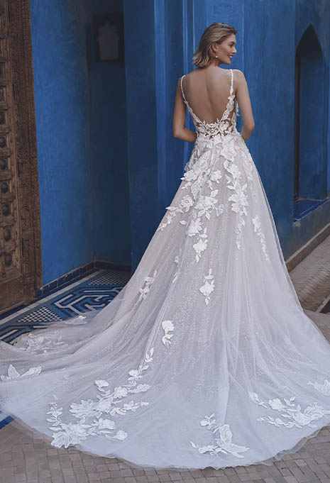 back side of Enzoani Unisse wedding gown
