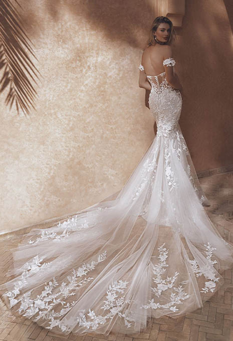side view of Enzoani Unity wedding gown