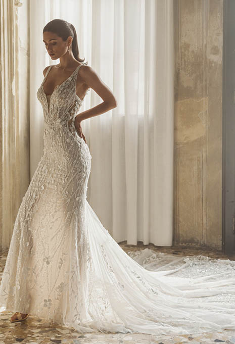 side view of PEN LIV Caitlin wedding gown