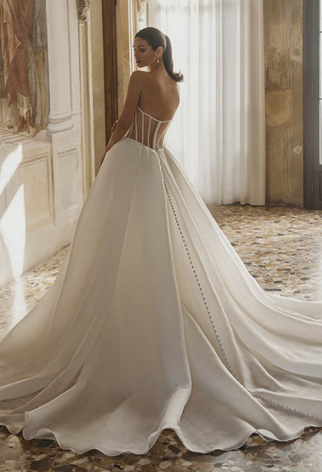 side view of pen liv chandra wedding gown