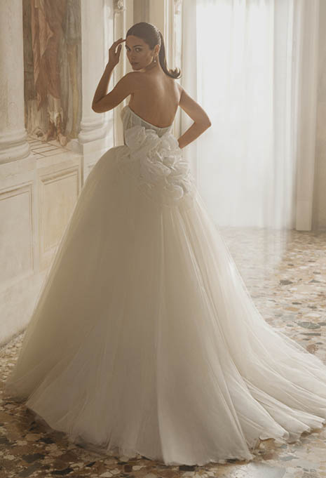 back view of PEN LIV Chrissy wedding gown