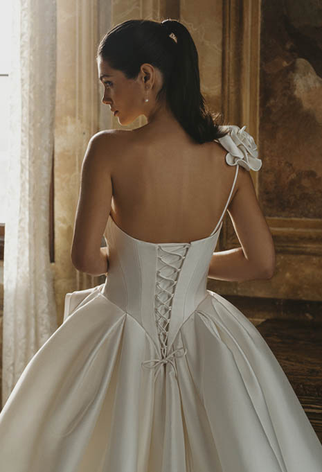 back view of PEN LIV Coco wedding gown close-up